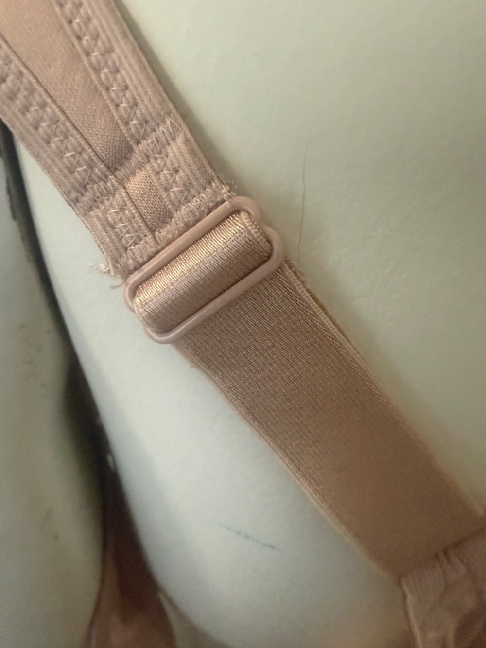 Glamorise bra,48 C. Nude - Picture 4 of 11